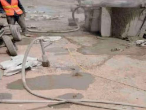 澜沧水泥混凝土路面板底注浆技术 路面脱空注浆整治方案